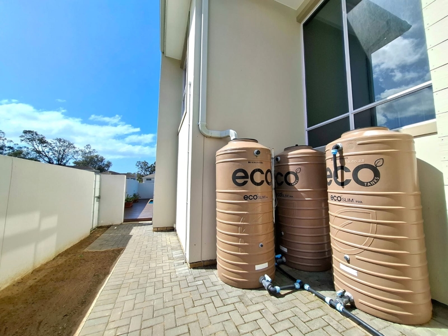 6 Bedroom Property for Sale in Beacon Bay Eastern Cape